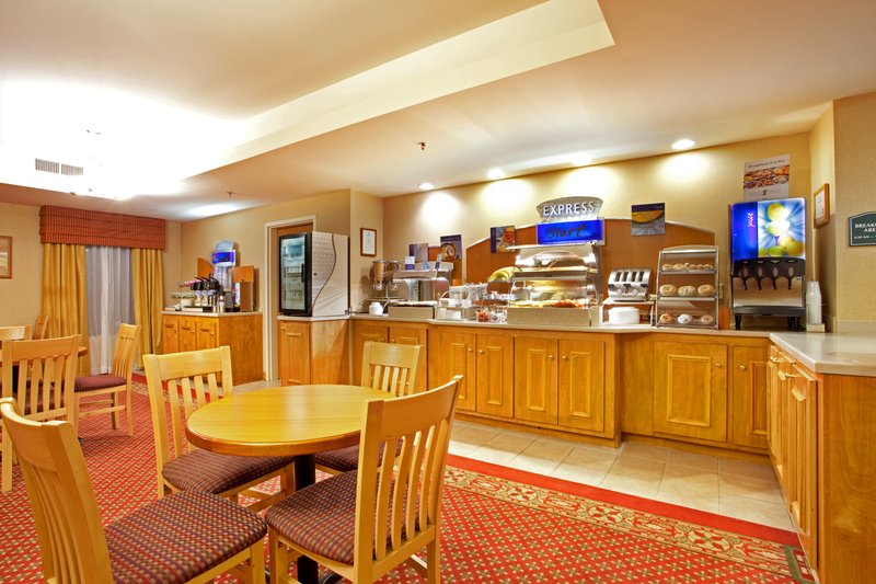 Holiday Inn Express & Suites PETERSBURG/DINWIDDIE - Petersburg, VA
