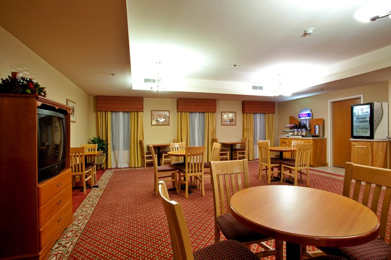 Holiday Inn Express & Suites PETERSBURG/DINWIDDIE - Petersburg, VA