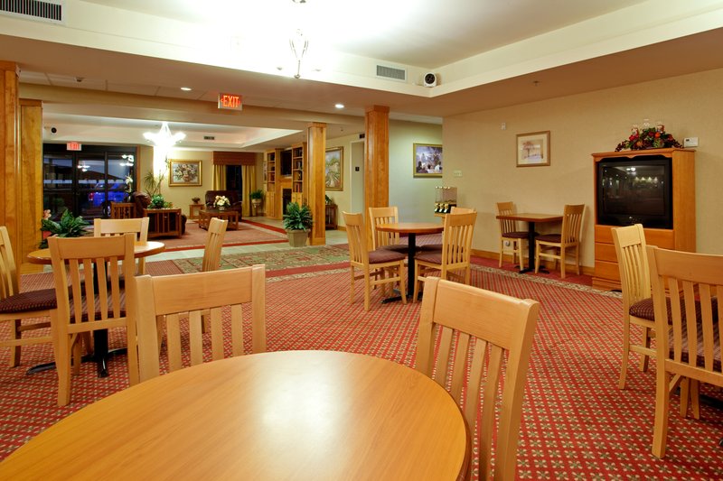 Holiday Inn Express & Suites PETERSBURG/DINWIDDIE - Petersburg, VA