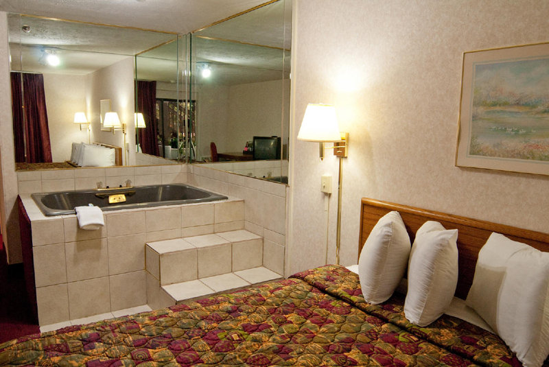 Rodeway Inn - Indianapolis, IN