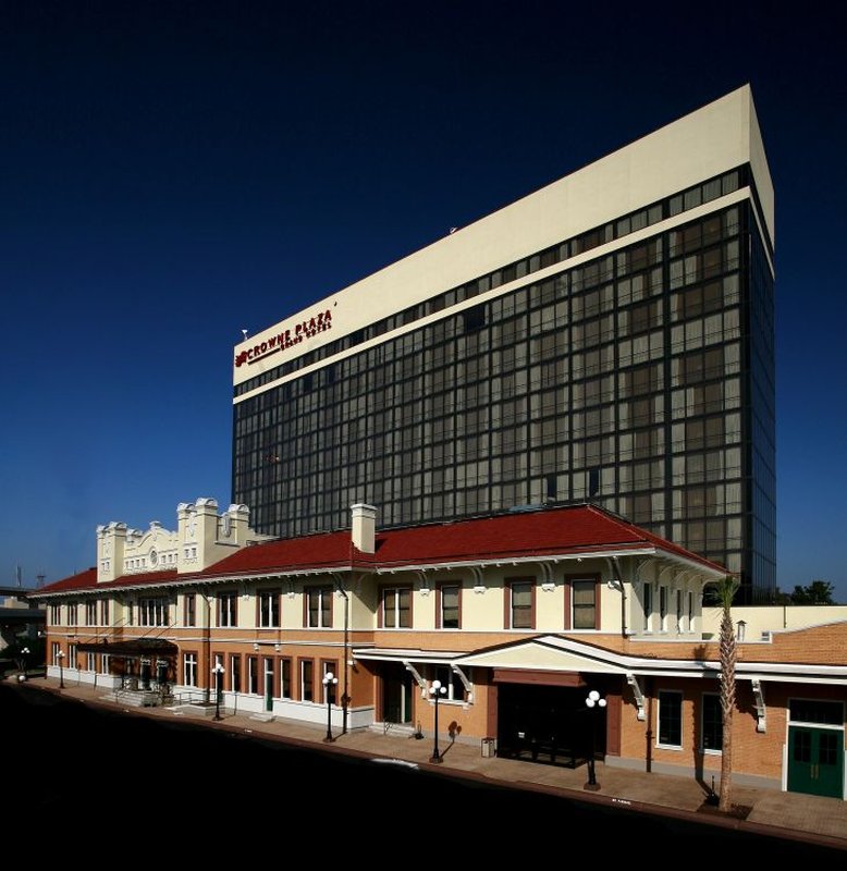 Crowne Plaza Hotel Pensacola Grand - Pensacola, FL