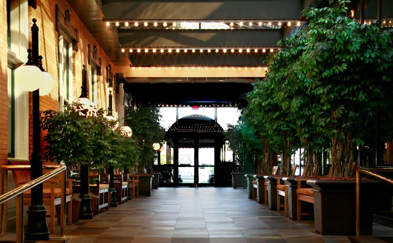 Crowne Plaza Hotel Pensacola Grand - Pensacola, FL