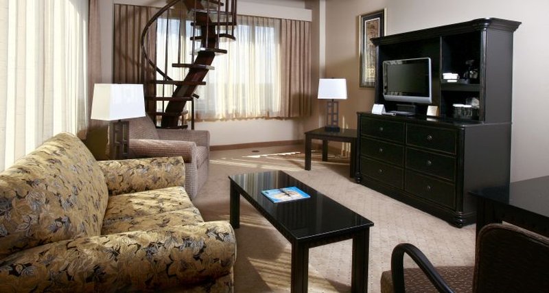 Crowne Plaza Hotel Pensacola Grand - Pensacola, FL