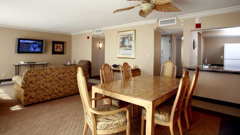 Crowne Plaza Hotel Pensacola Grand - Pensacola, FL