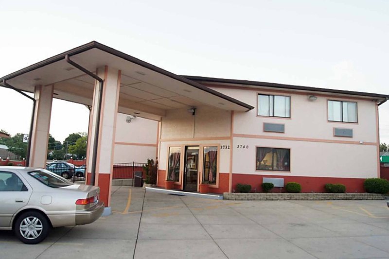 Econo Lodge - Gurnee, IL