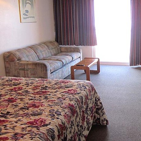 Cozy Cove Beachfront Resort Inn - Lincoln City, OR