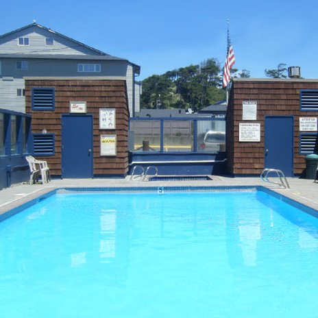 Cozy Cove Beachfront Resort Inn - Lincoln City, OR