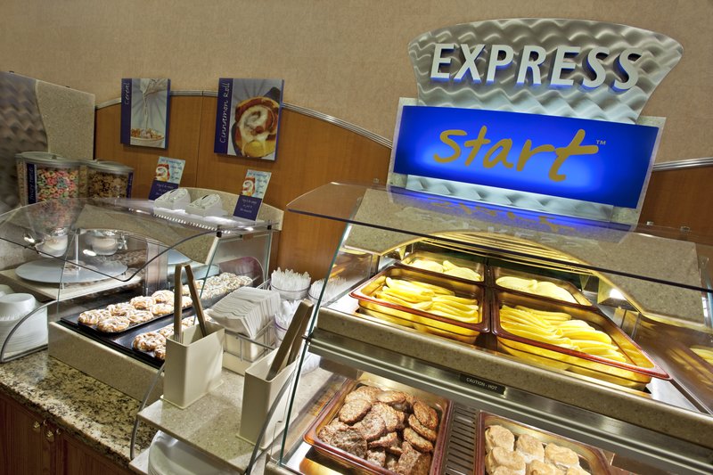 Holiday Inn Express & Suites PITTSBURGH AIRPORT - Pittsburgh, PA