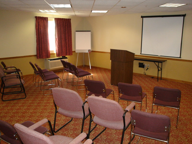 HOLIDAY INN EXPRESS - Delmont, PA