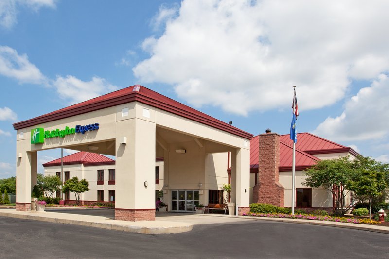 HOLIDAY INN EXPRESS - Cranberry Township, PA