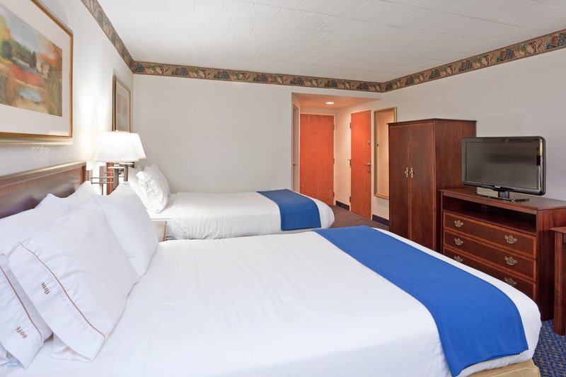 HOLIDAY INN EXPRESS - Cranberry Township, PA