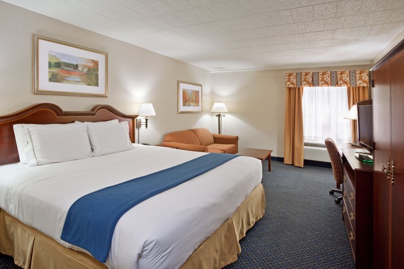 HOLIDAY INN EXPRESS - Cranberry Township, PA