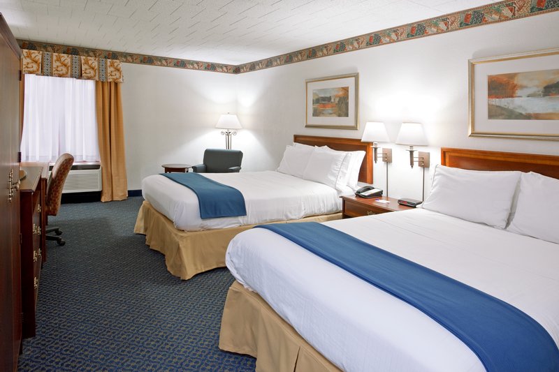 HOLIDAY INN EXPRESS - Cranberry Township, PA