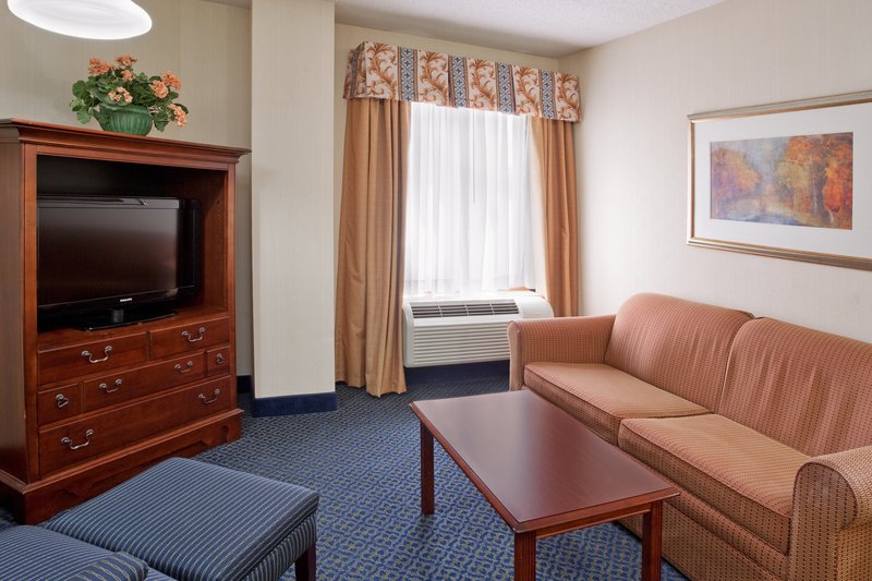 HOLIDAY INN EXPRESS - Cranberry Township, PA