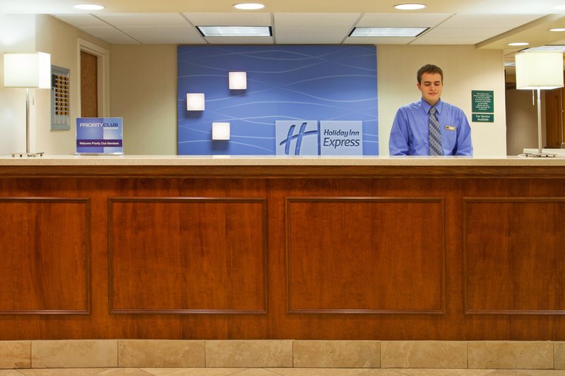 HOLIDAY INN EXPRESS - Cranberry Township, PA
