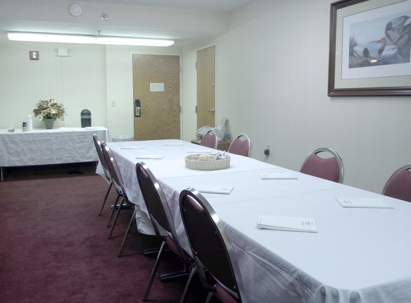 HOLIDAY INN EXPRESS - Cranberry Township, PA