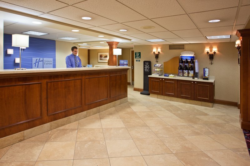 HOLIDAY INN EXPRESS - Cranberry Township, PA