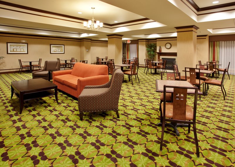 Holiday Inn Express YREKA-SHASTA AREA - Shasta Lake, CA