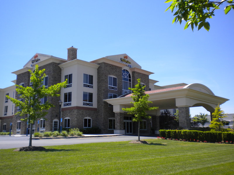 Holiday Inn Express Hotel & Suites East End - Riverhead, NY