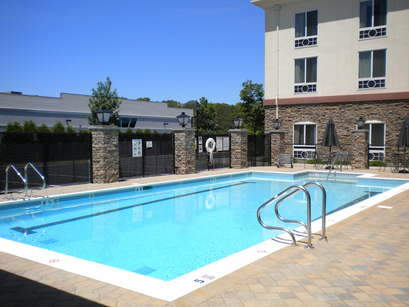 Holiday Inn Express Hotel & Suites East End - Riverhead, NY