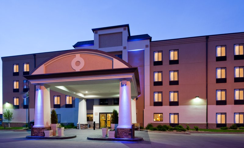 Holiday Inn Express-West - Fargo, ND