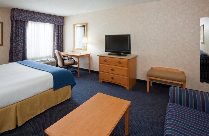Holiday Inn Express-West - Fargo, ND