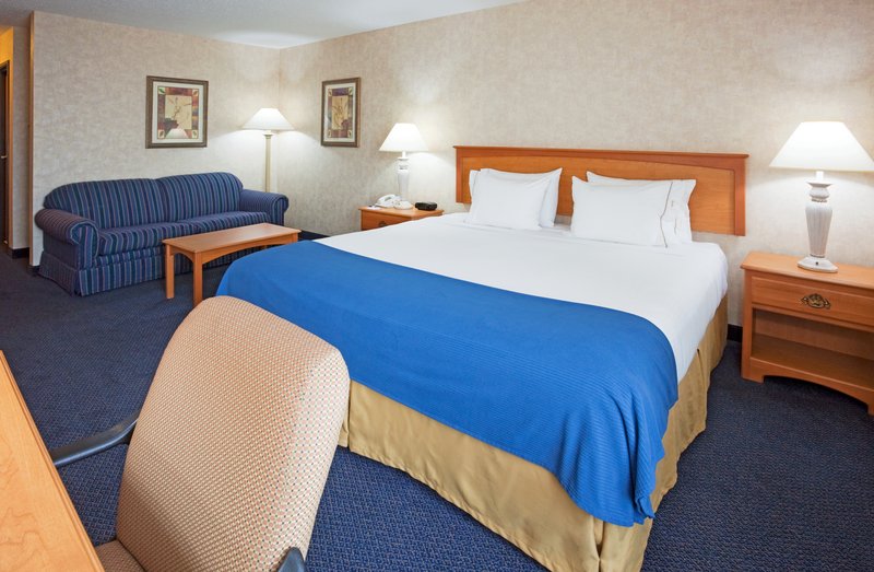 Holiday Inn Express-West - Fargo, ND