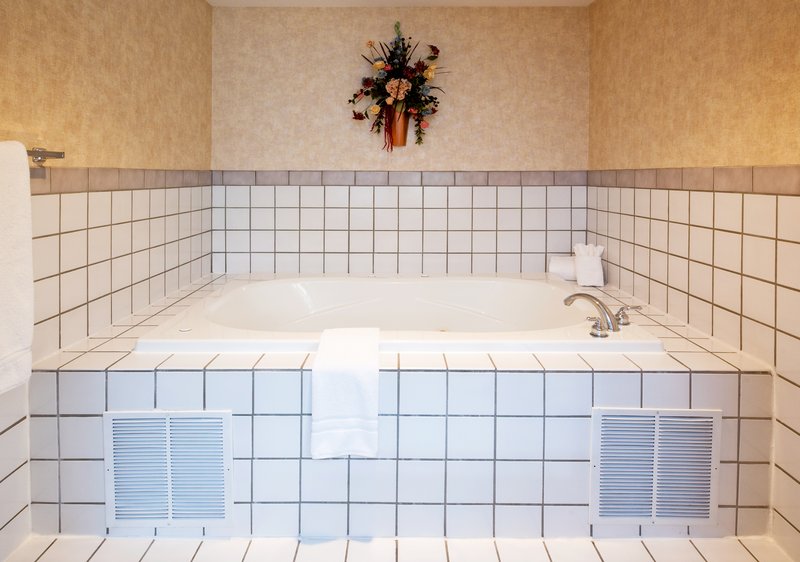 Holiday Inn Express-West - Fargo, ND