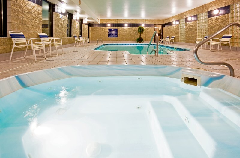 Holiday Inn Express-West - Fargo, ND