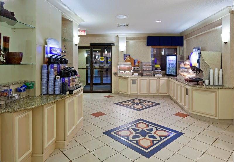 Holiday Inn Express-West - Fargo, ND