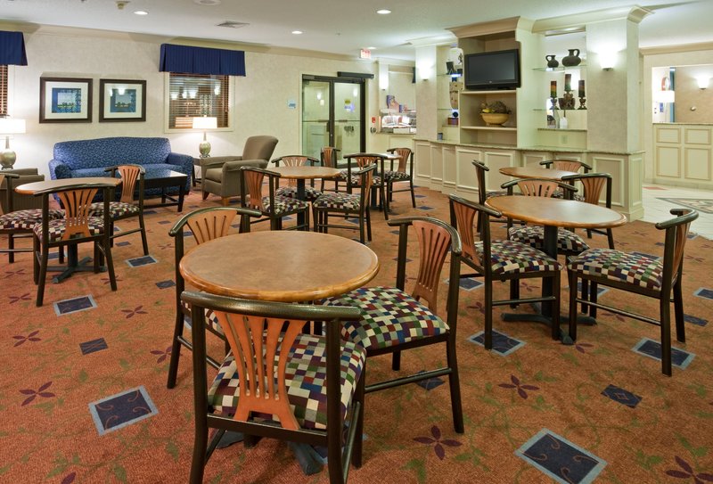 Holiday Inn Express-West - Fargo, ND