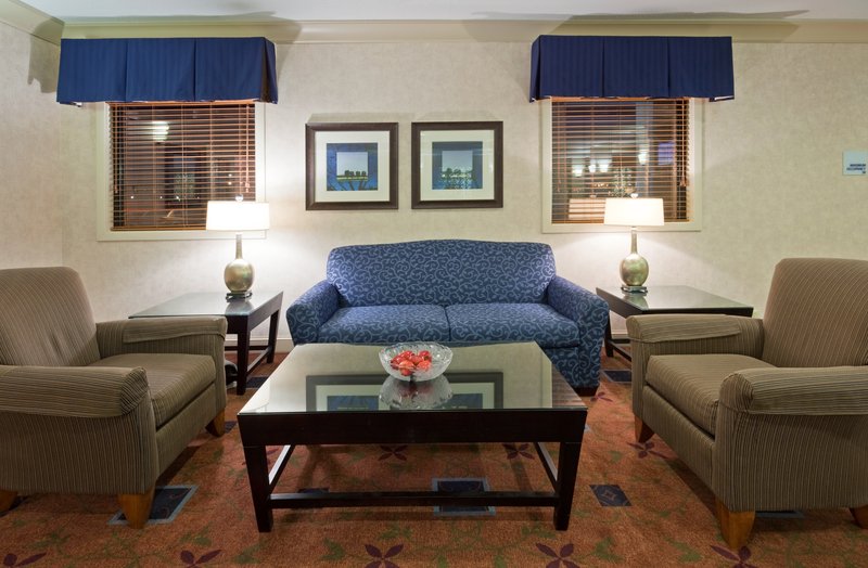 Holiday Inn Express-West - Fargo, ND