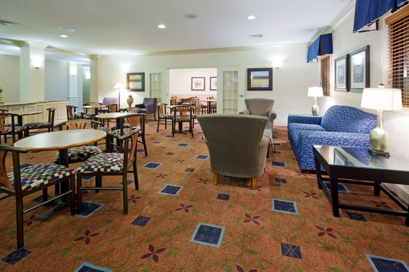 Holiday Inn Express-West - Fargo, ND