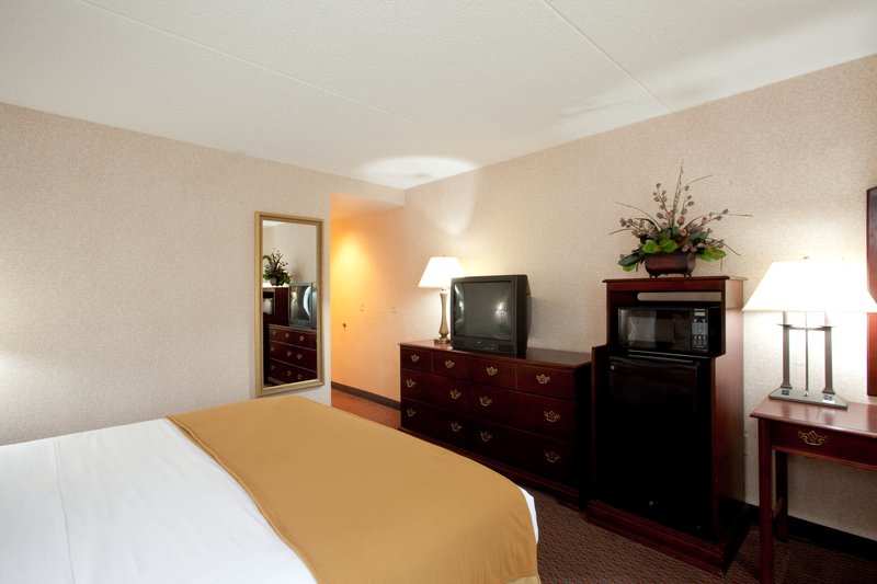 Holiday Inn Express NEWPORT NEWS - Newport News, VA