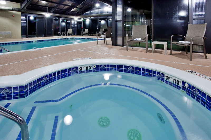 STAYBRIDGE SUITES - Yorktown, VA