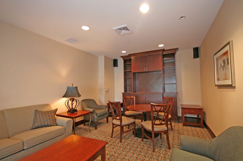 STAYBRIDGE SUITES - Yorktown, VA