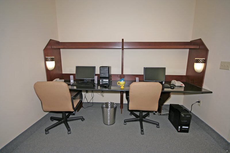 STAYBRIDGE SUITES - Yorktown, VA