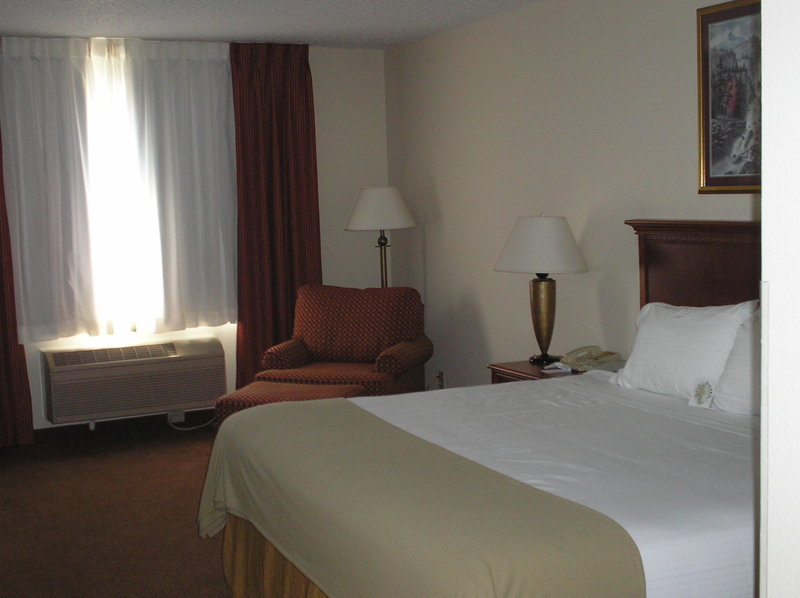 HOLIDAY INN EXPRESS-PORTAGE - Portage, IN