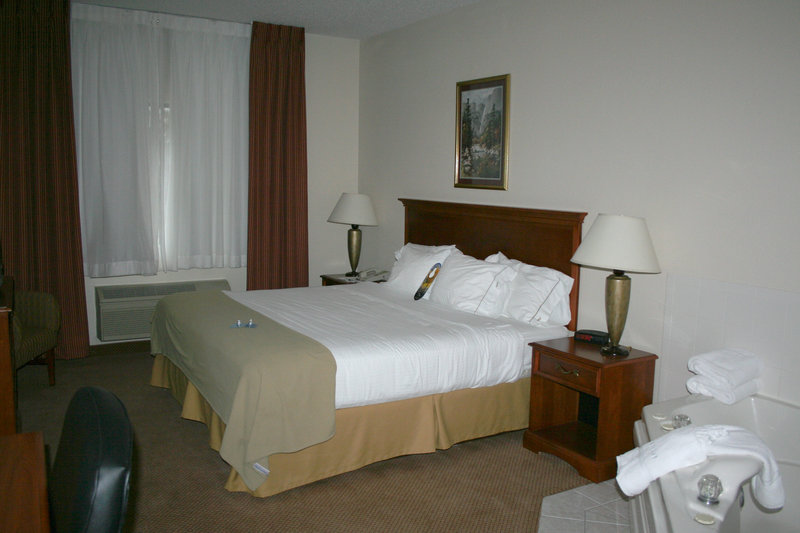 HOLIDAY INN EXPRESS-PORTAGE - Portage, IN