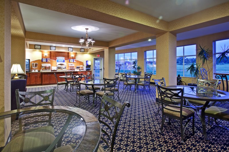Holiday Inn Express Hotel & Suites Paragould - Paragould, AR