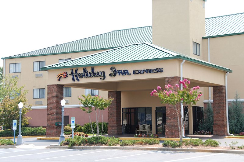Holiday Inn Express - Pelham, AL
