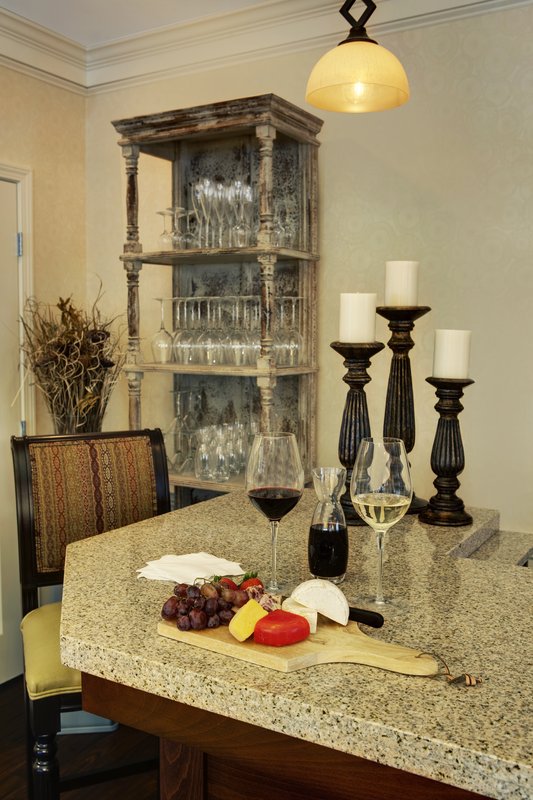 Wayside Carriage House Inn - Sudbury, MA