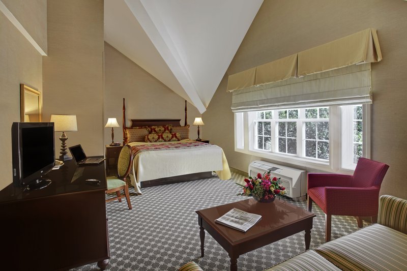Wayside Carriage House Inn - Sudbury, MA