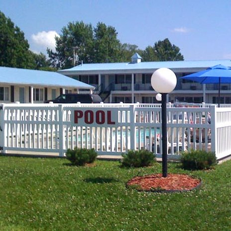 M-Star Hotel - Clinton, MO