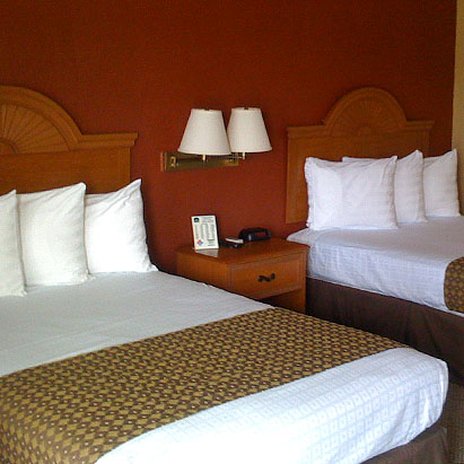 M-Star Hotel - Clinton, MO