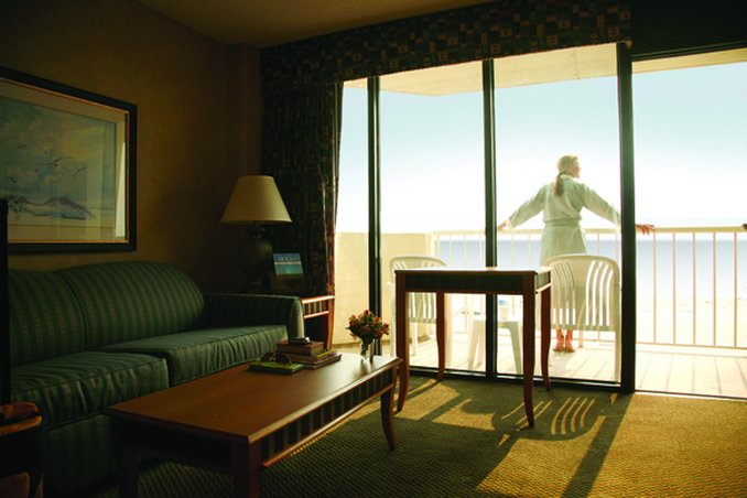 Beach Quarters Resort Rsrvtns - Virginia Beach, VA