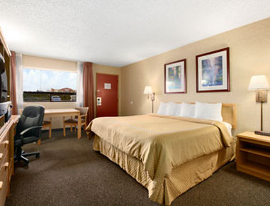 Days Inn By Wyndham Black Bear - Salem, OR
