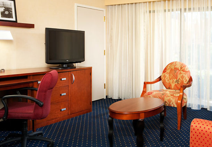 Courtyard By Marriott Irvine John Wayne Airport/Orange County - Irvine, CA