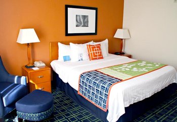 Fairfield Inn & Suites by Marriott - Room