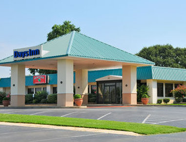 Holiday Inn Express Hotel & Suites Maumelle - Maumelle, AR